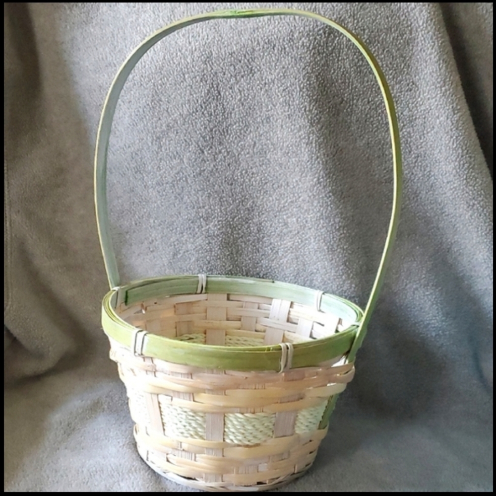 New, Spring Baskets, Easter - Picture 4 of 5
